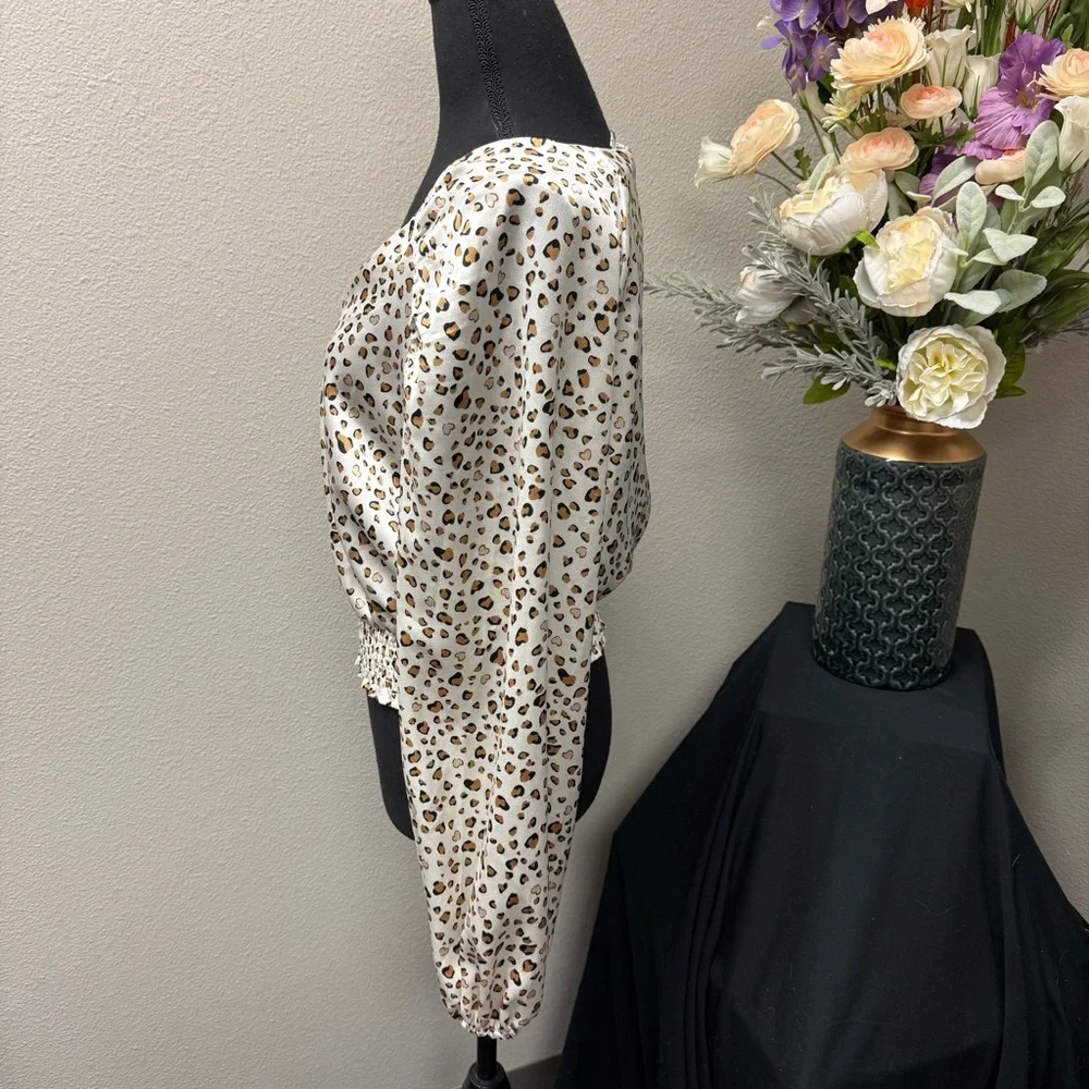 She + Sky Cream Leopard Print Smocked Waist Long Sleeve Blouse L - Picture 2 of 7